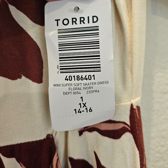 Torrid Mini Super Soft Skater Dress Floral Ivory Size 1X NWT - Picture 8 of 14